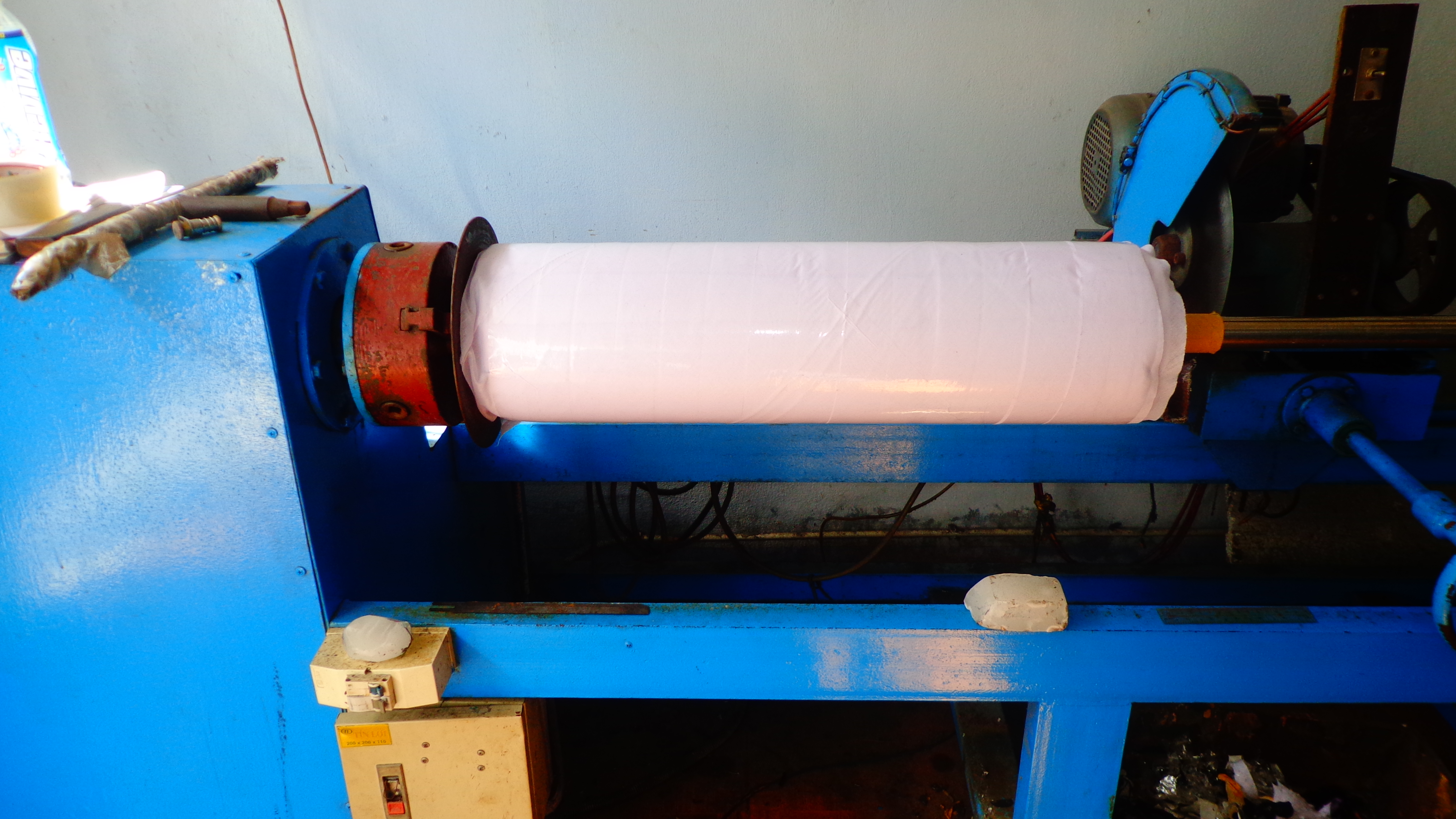 Cơ sở xén viền Loan